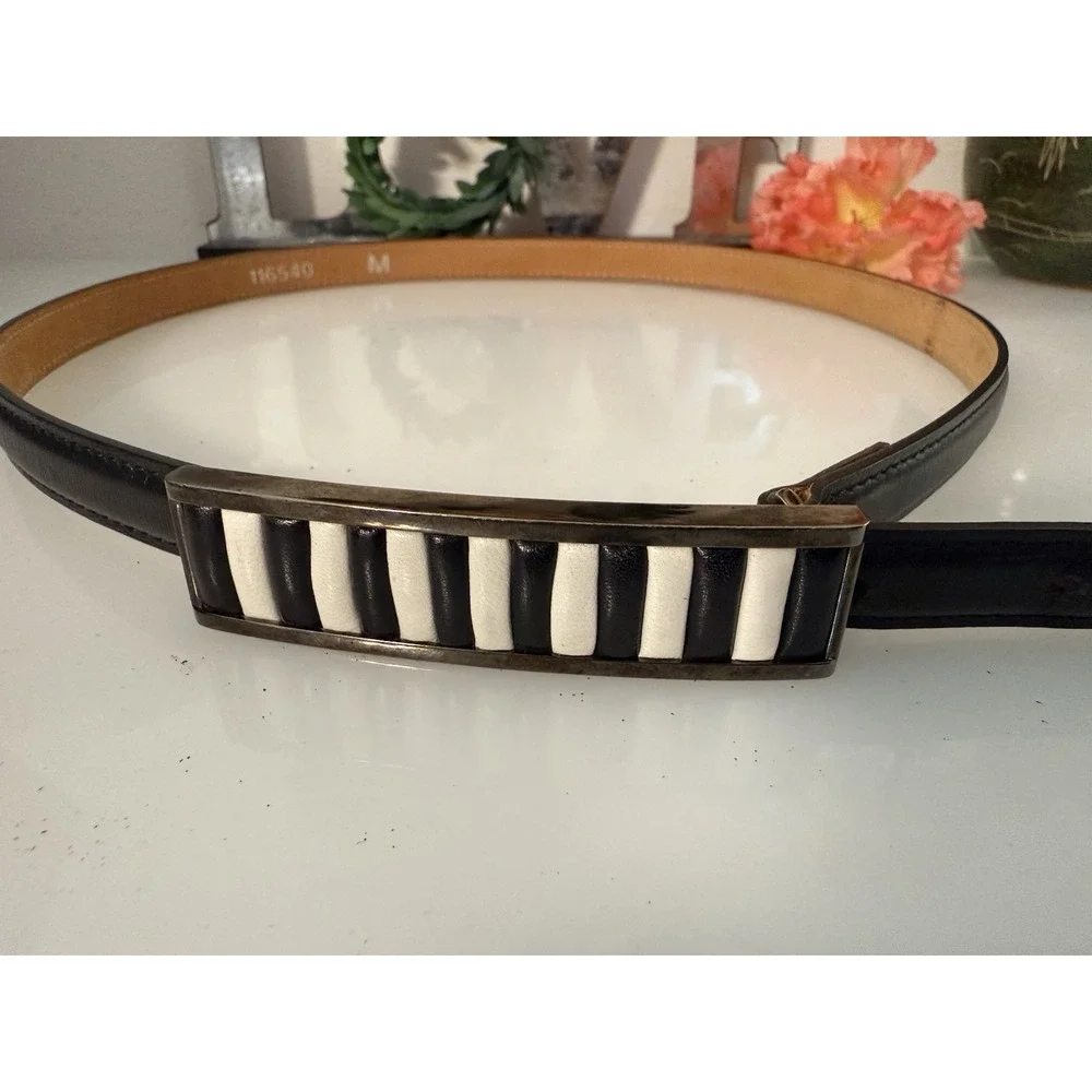 Black Leather Belt‎ Unique Blk & White Leather Striped Buckle Vtg Size M 28